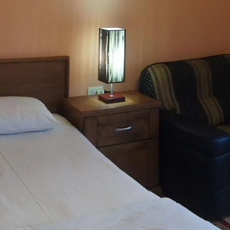 Bristol מלון טיראנה