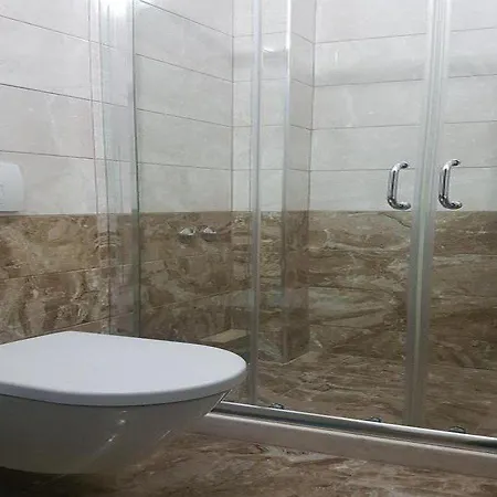 Bristol מלון 3*
